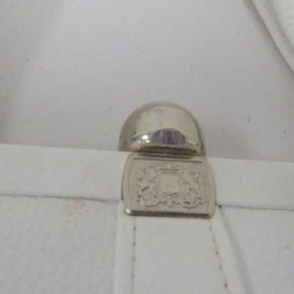 Vintage white designer leather handbag small - Picture 6 of 9